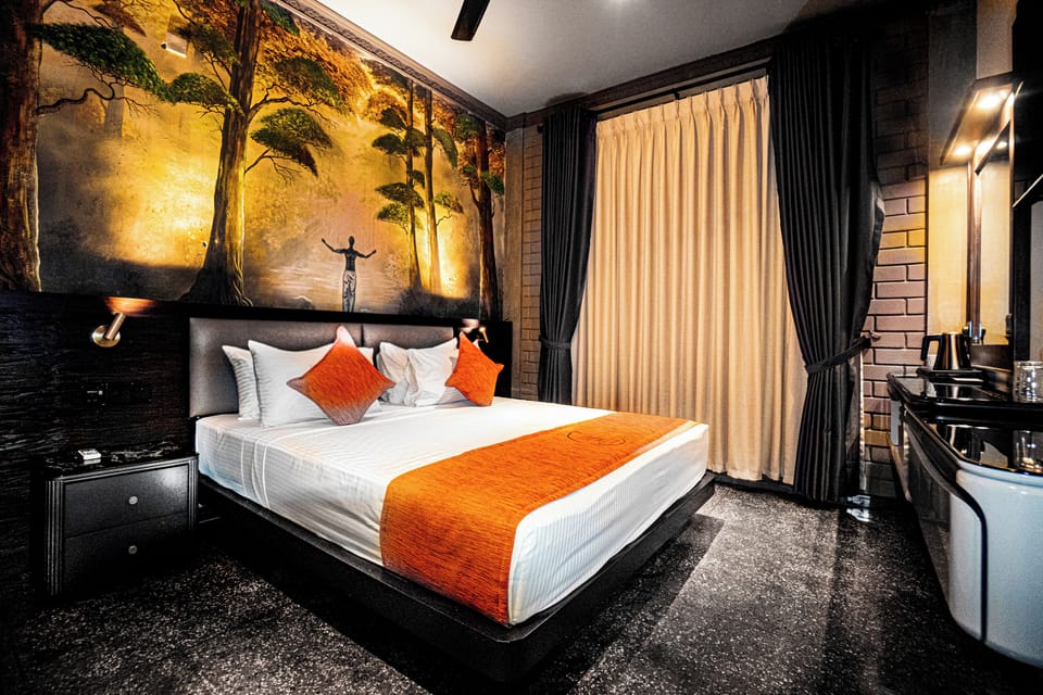 Economy Double Room | In-room safe, iron/ironing board, free WiFi