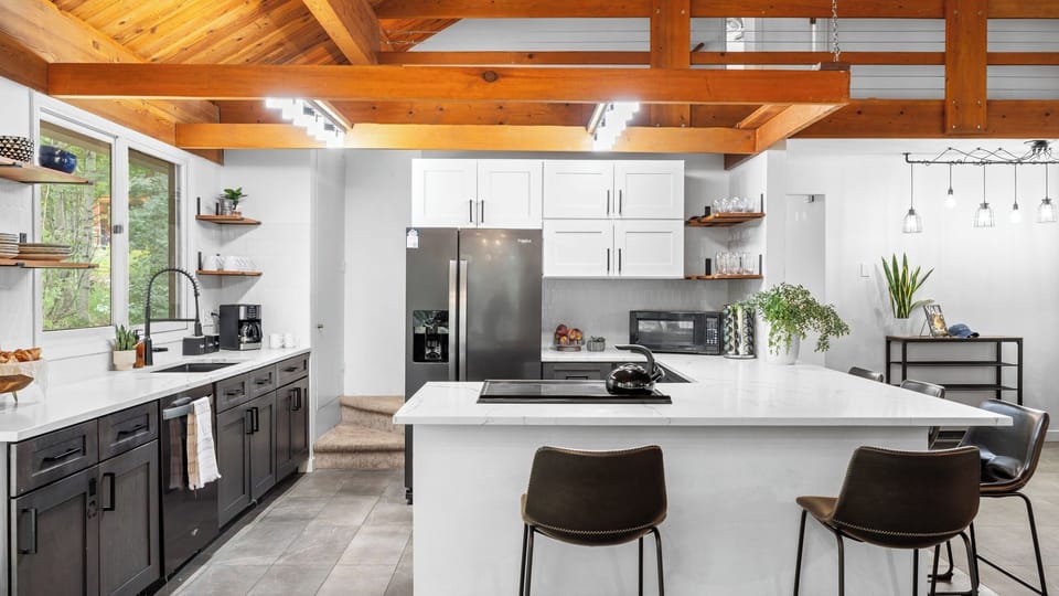 House (5 Bedrooms) | Interior