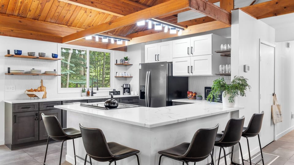 House (5 Bedrooms) | Interior