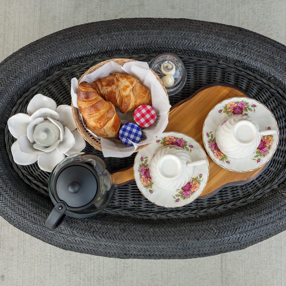 Breakfast outside? 