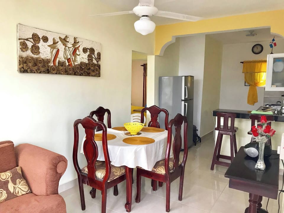 Condo, 1 Bedroom, Hot Tub | Dining room