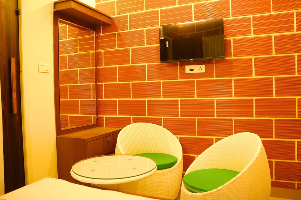Executive Room | Premium bedding, desk, free WiFi, bed sheets
