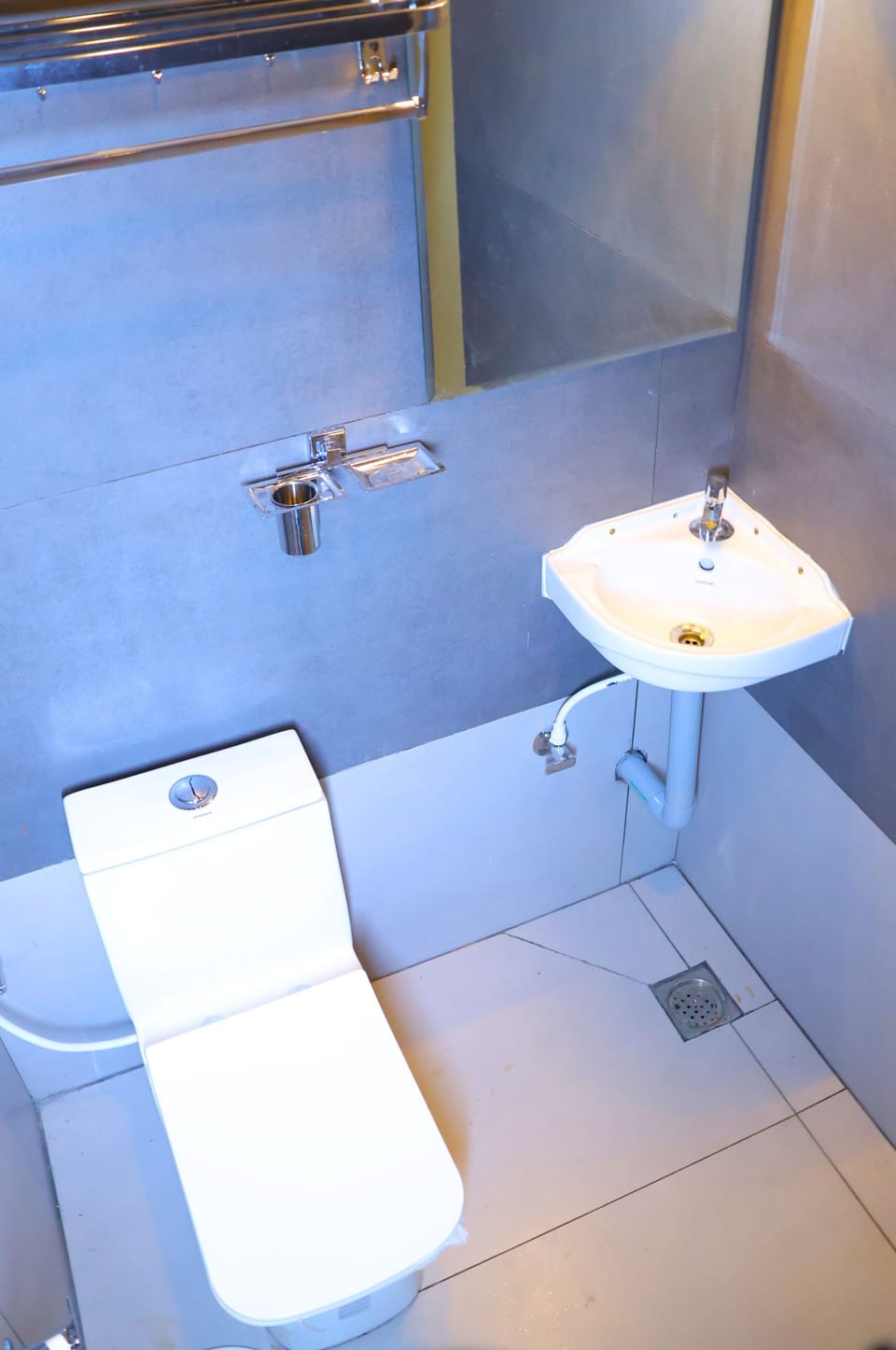 Shower, rainfall showerhead, towels, soap