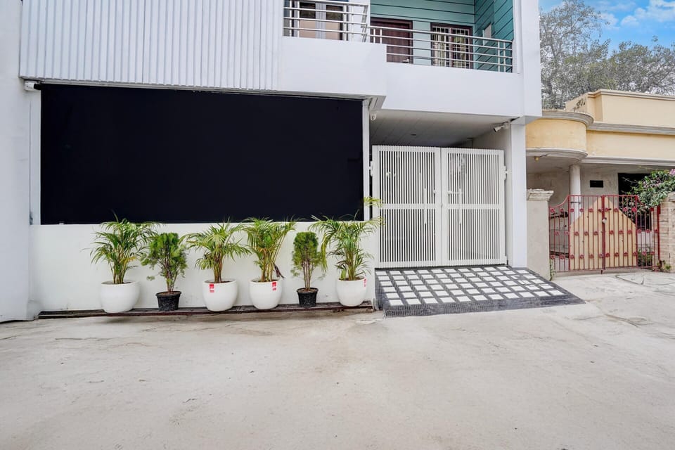House | Reception