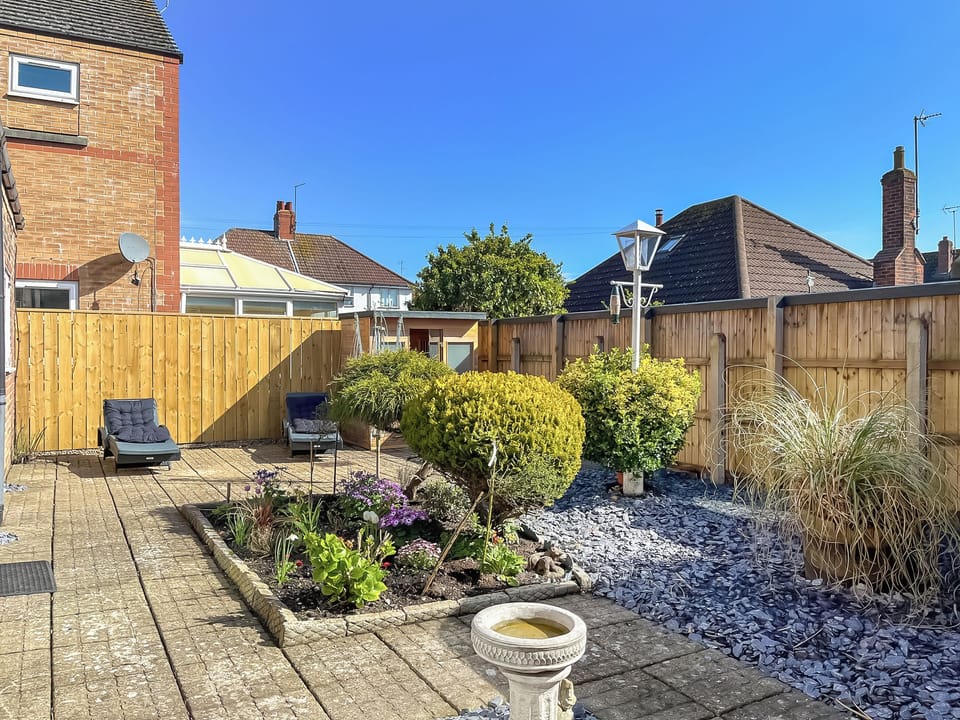 Patio | Lamp Post Cottage 3 - Lamp Post Cottage Holidays, Bridlington
