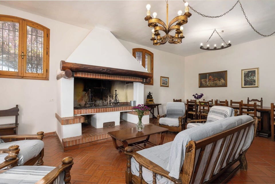 Autumn, Living Room, Spring, Summer