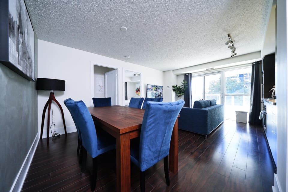 Signature Suite, Non Smoking | In-room dining
