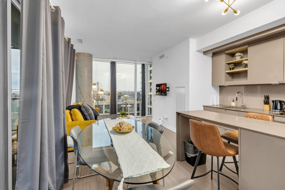 Panoramic Suite, Non Smoking | Living area | 50-inch flat-screen TV with digital channels