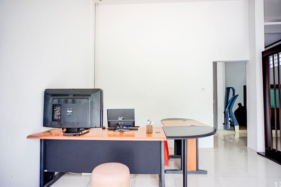 Entrance / Reception