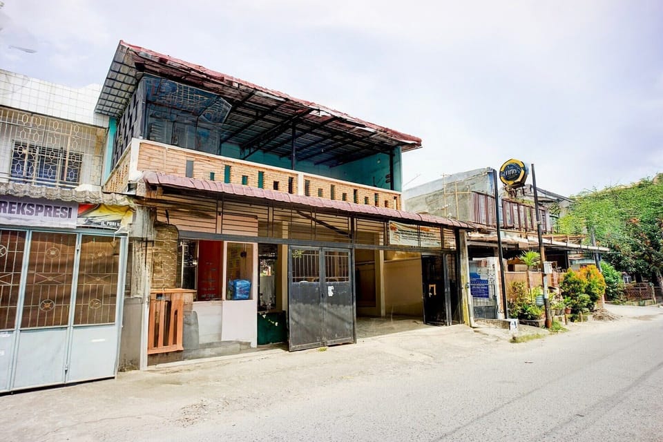 Entrance / Reception