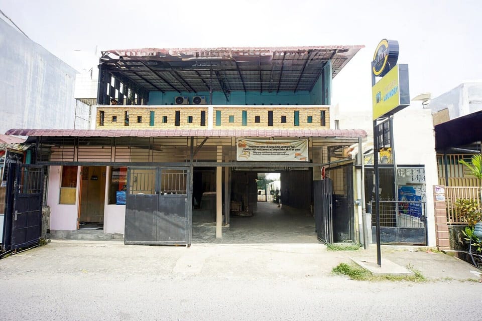 Entrance / Reception