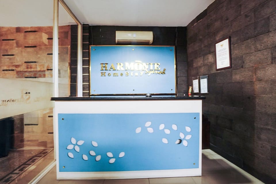 Entrance / Reception