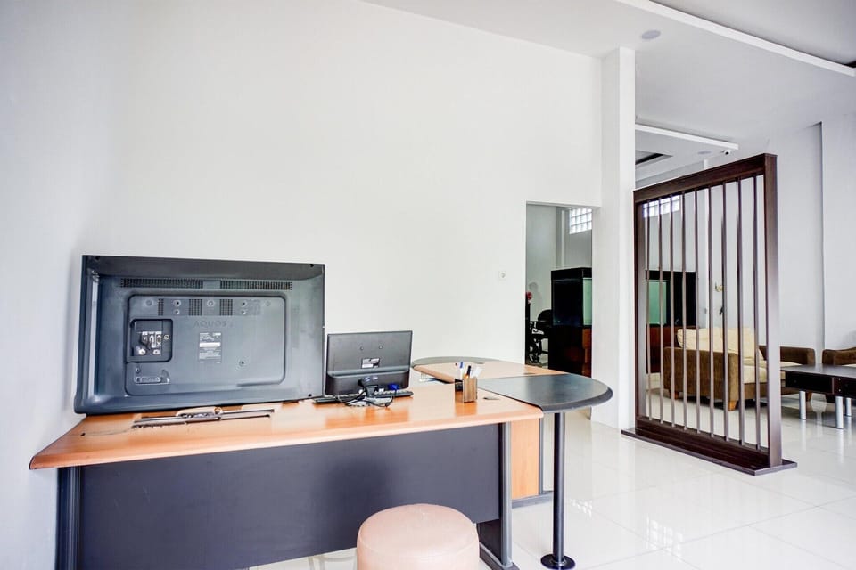 Entrance / Reception