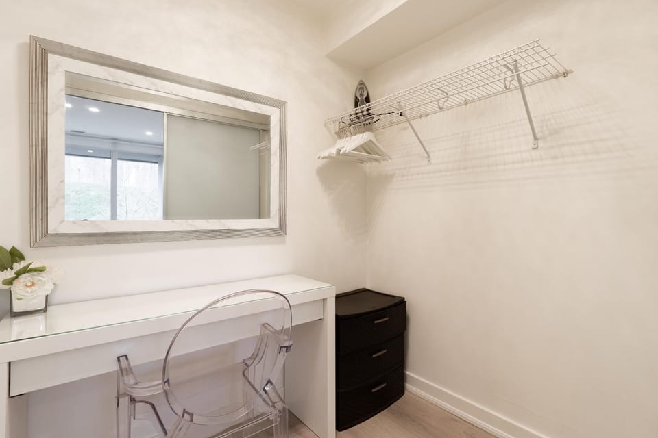 Deluxe Suite | Blackout drapes, iron/ironing board, free WiFi, bed sheets