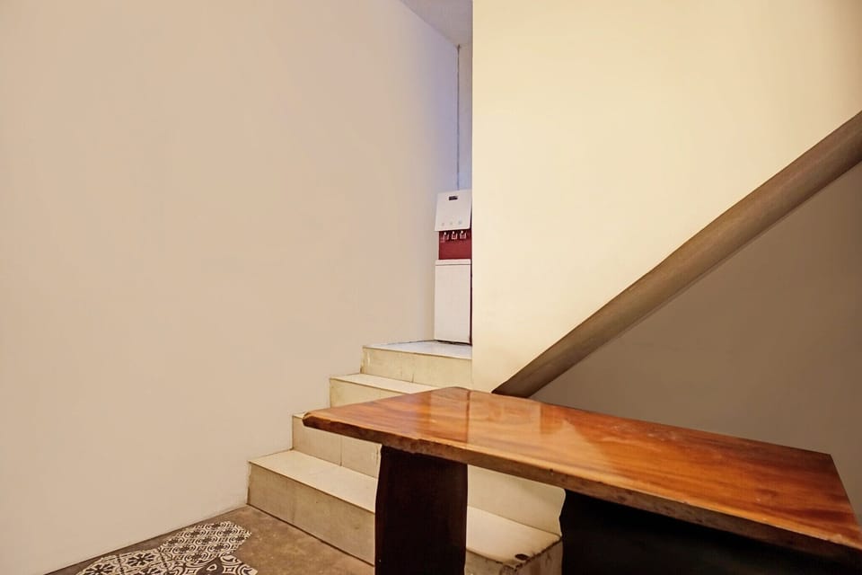 Entrance / Reception