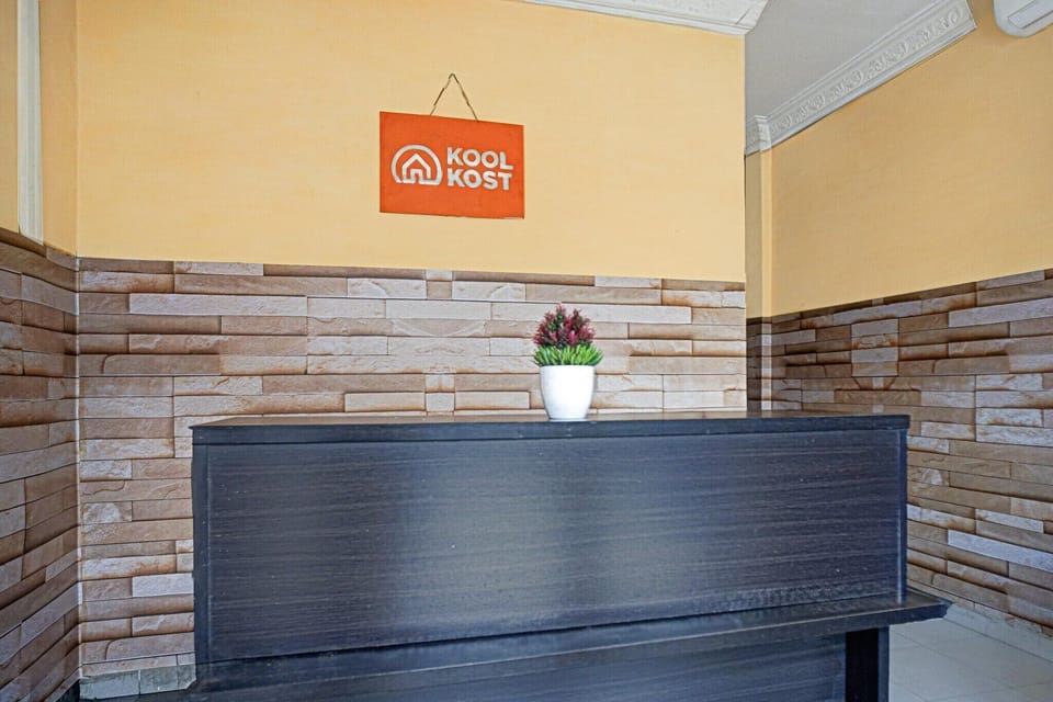Entrance / Reception