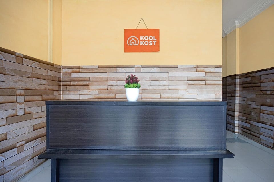 Entrance / Reception