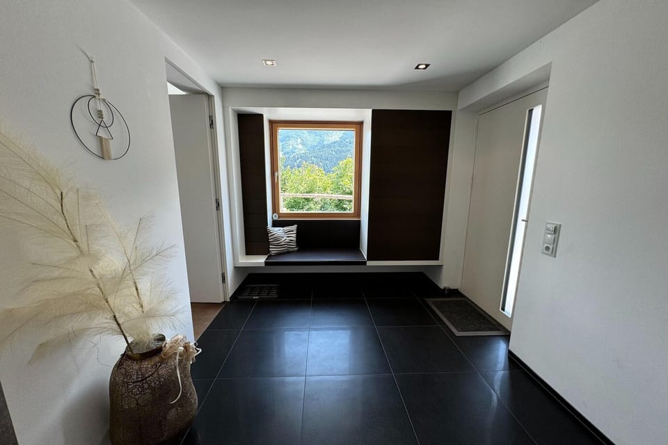 Entrance / Reception