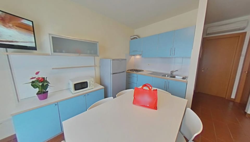 Apartment, 2 Bedrooms, Balcony | Interior
