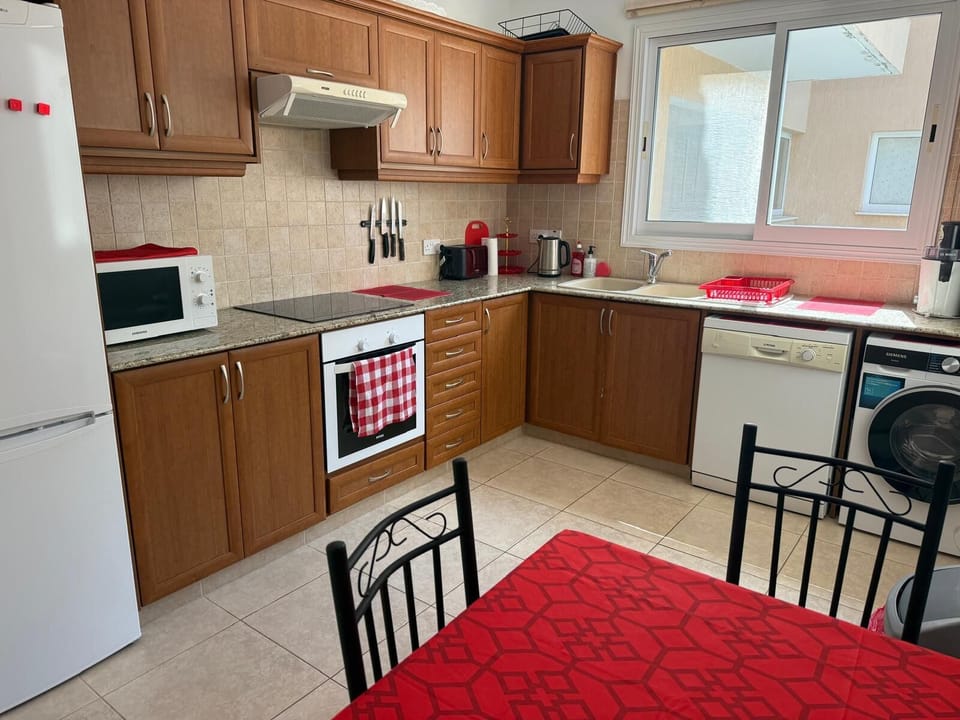 Apartment, Smoking | Private kitchen