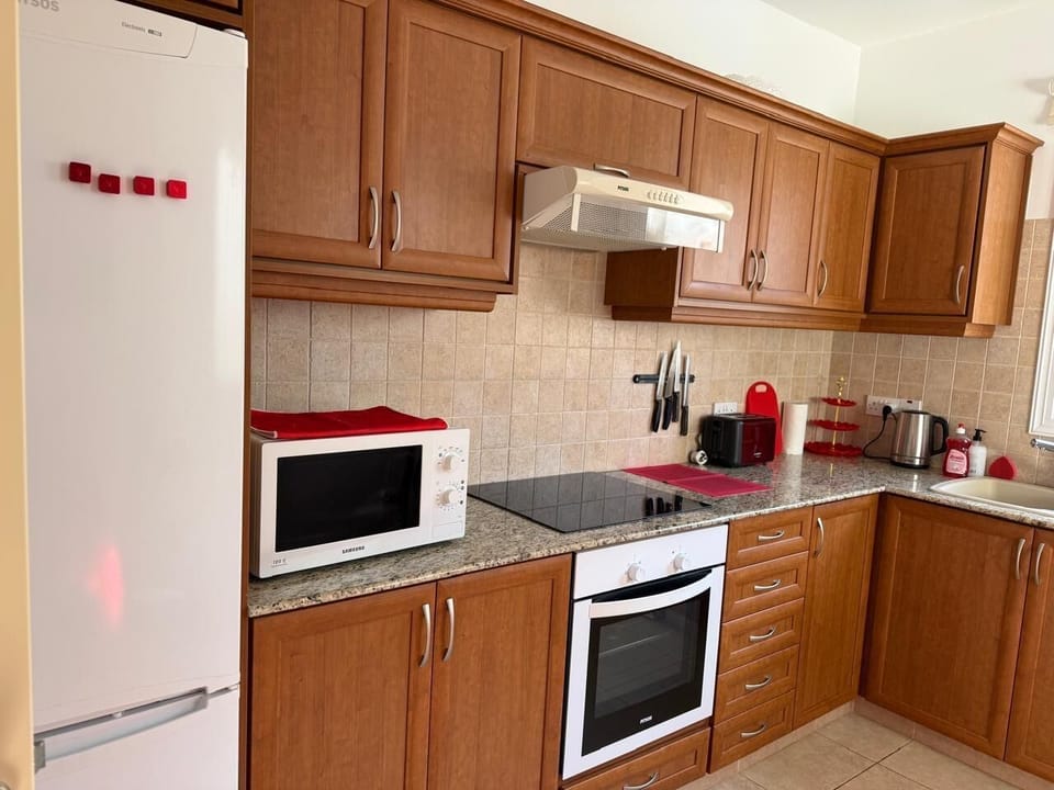 Apartment, Smoking | Private kitchen