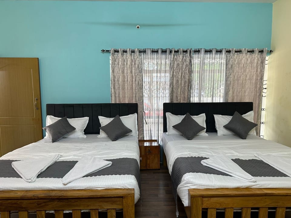 Family Quadruple Room, City View | Free WiFi