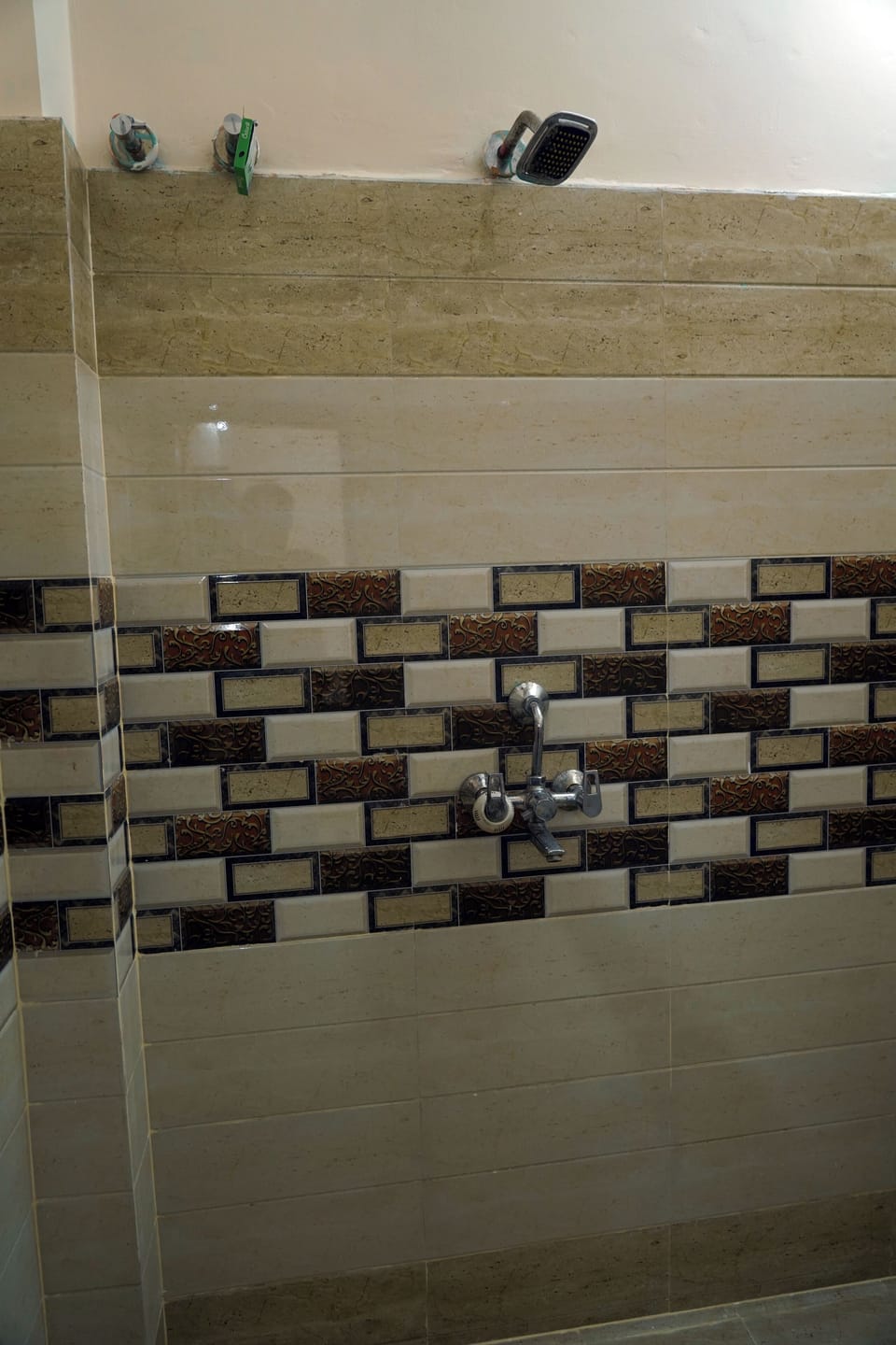 Family Quadruple Room | Bathroom | Shower, towels, soap, shampoo