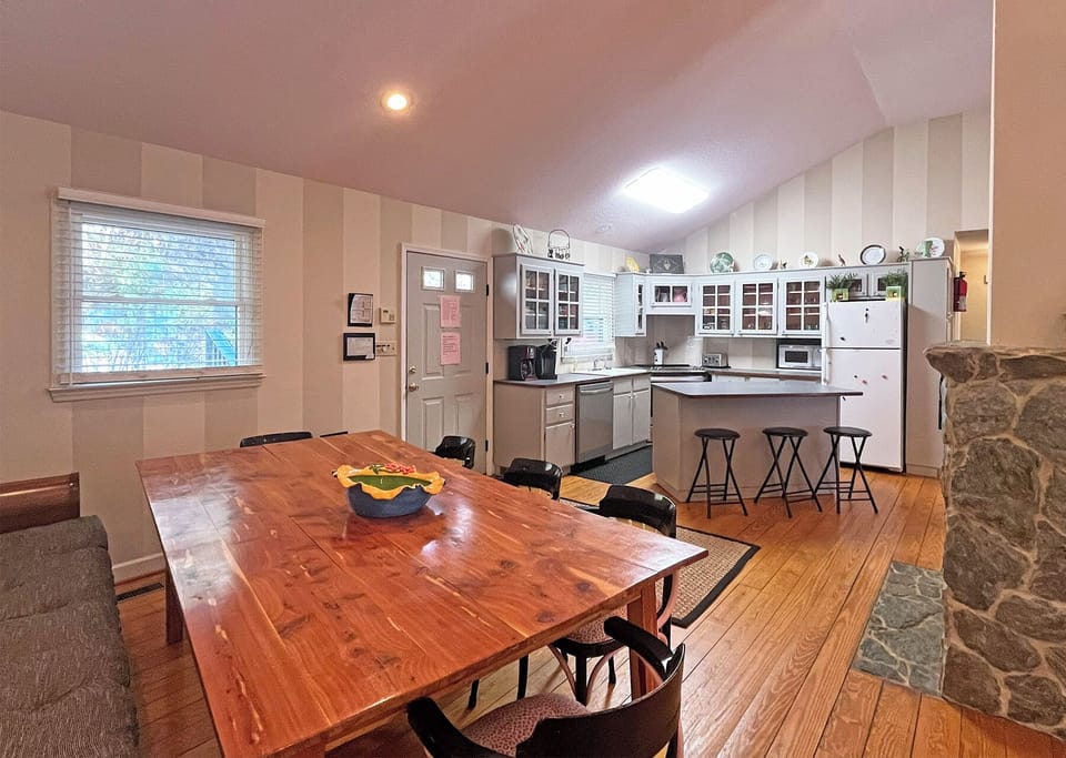 Kitchen, Dining - Open dining area and kitchen