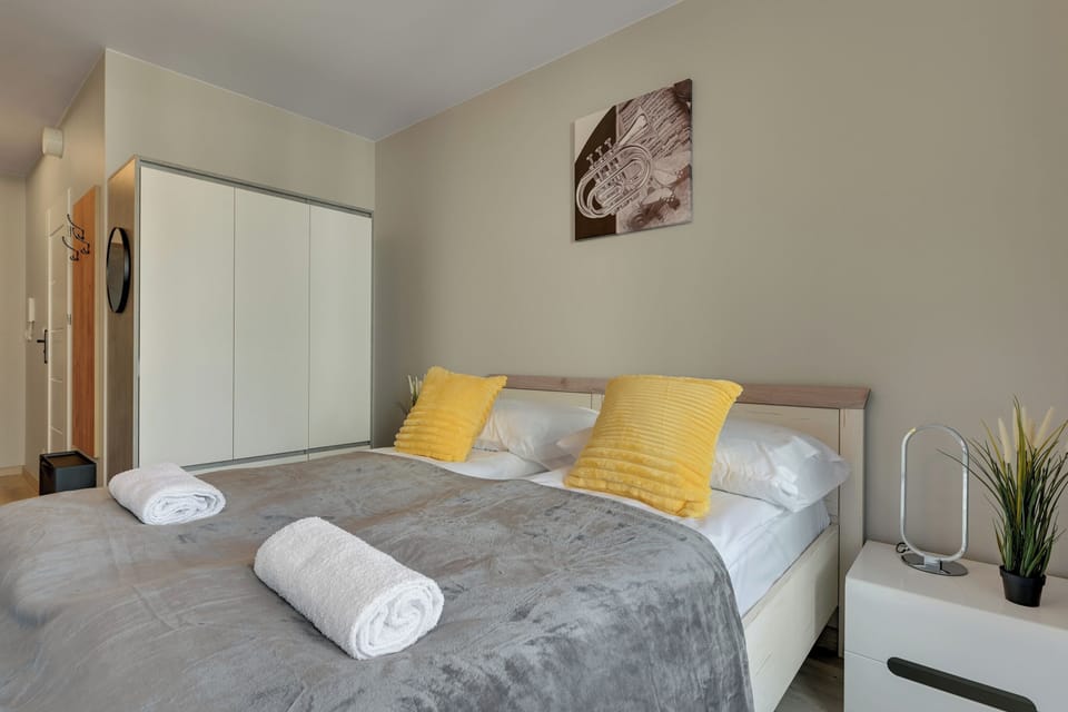 Comfort Apartment | Iron/ironing board