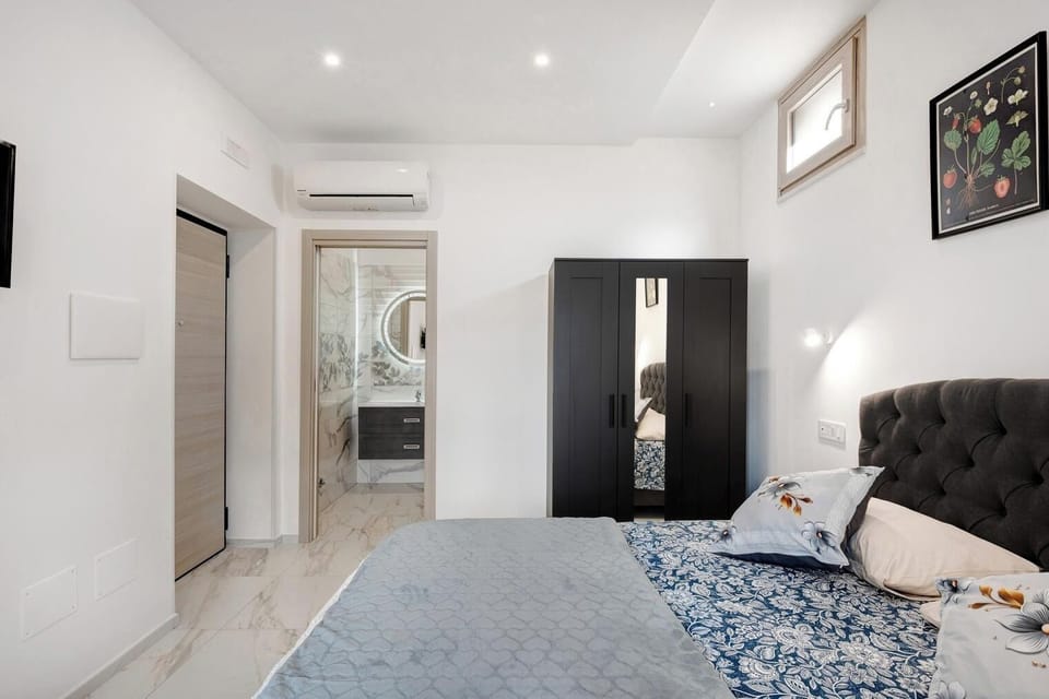 Standard Double Room, Private Bathroom, Garden View | Blackout drapes, soundproofing, iron/ironing board, free WiFi