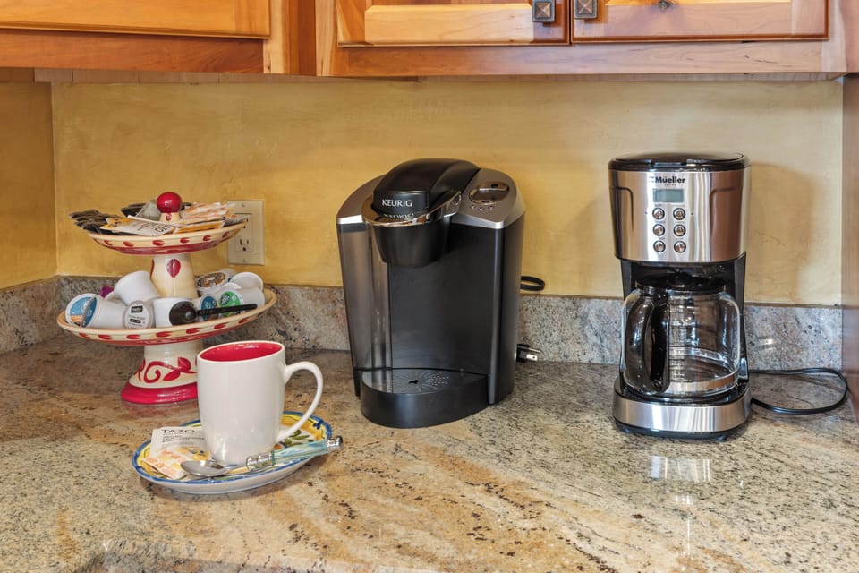Drip and pod coffee makers