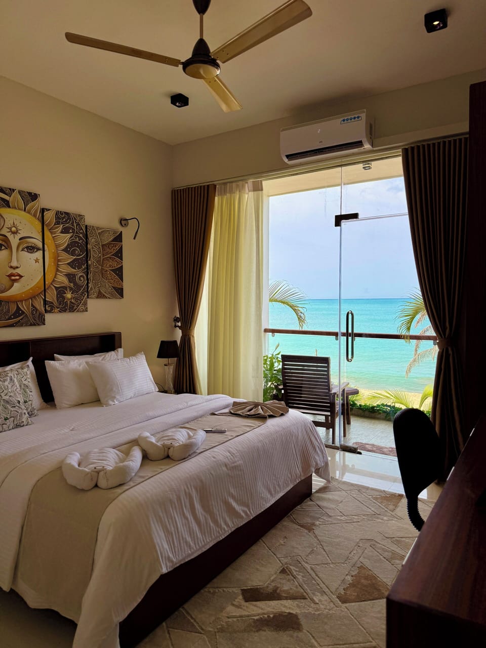 Deluxe Double Room, Balcony, Sea View | Desk, laptop workspace, soundproofing, WiFi