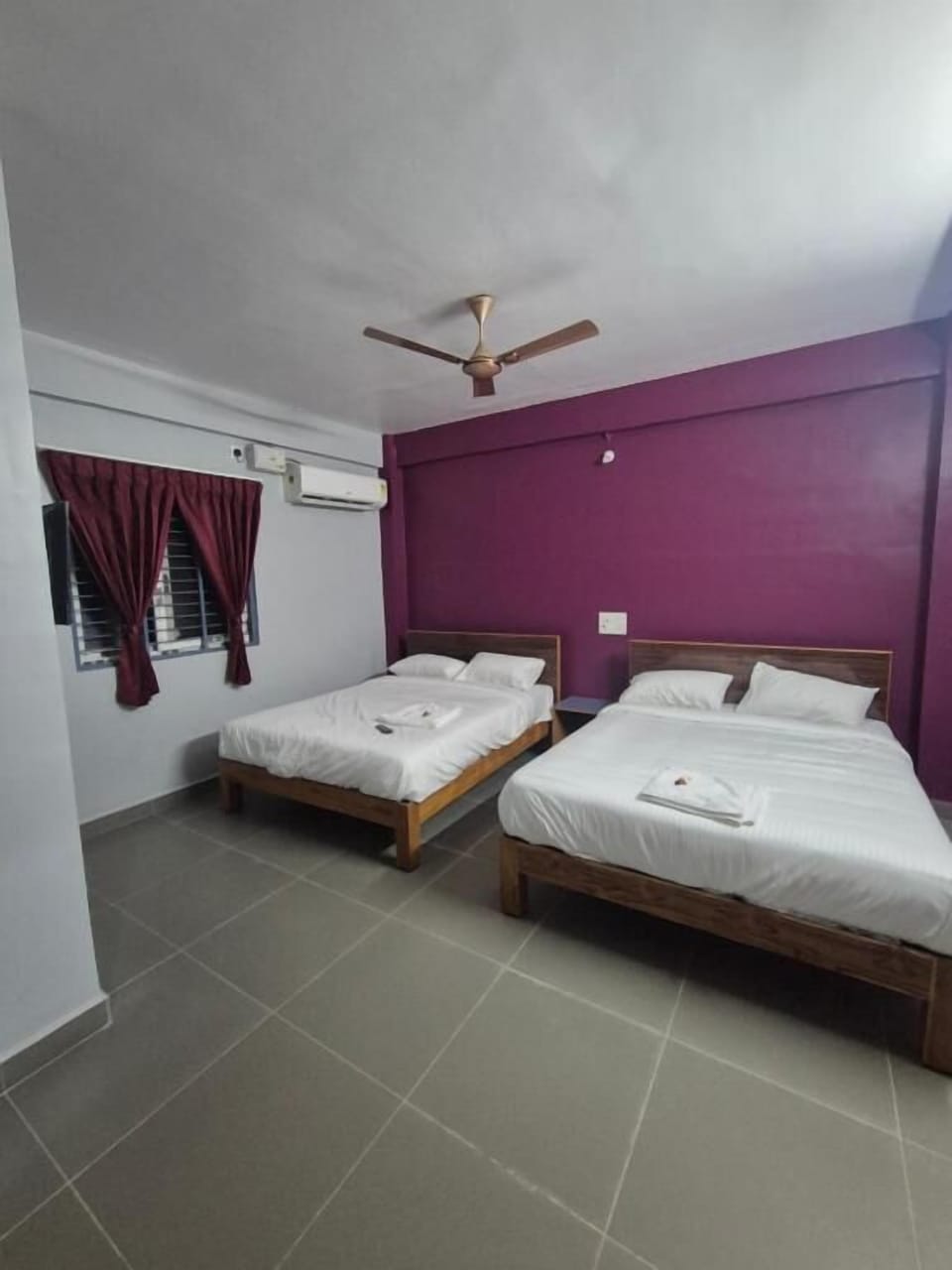 In-room safe, free WiFi