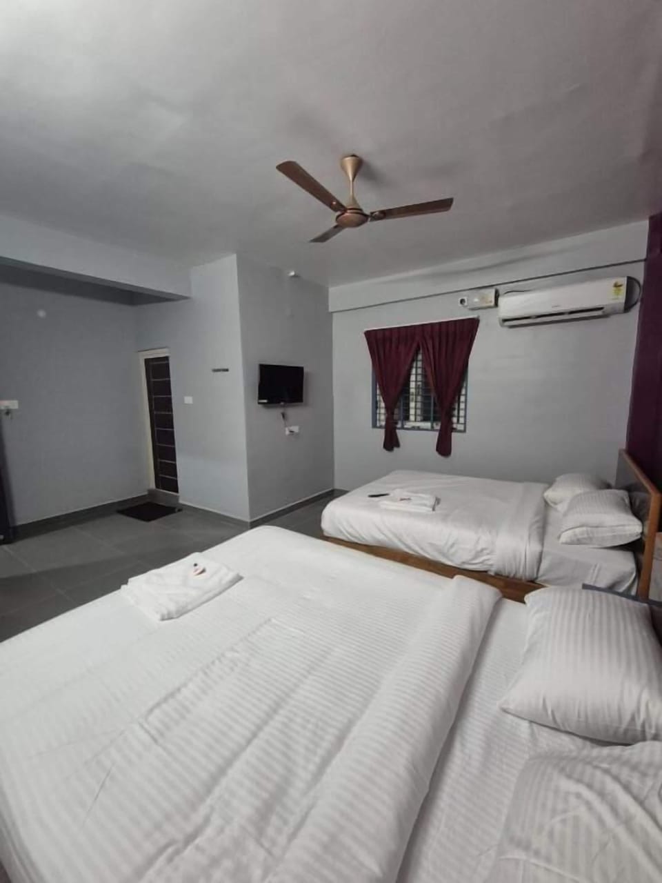 Family Room | In-room safe, free WiFi