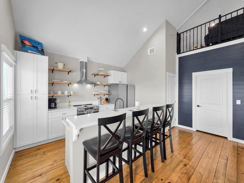 House, 2 Bedrooms | Private kitchen | Coffee/tea maker, fridge, oven, toaster