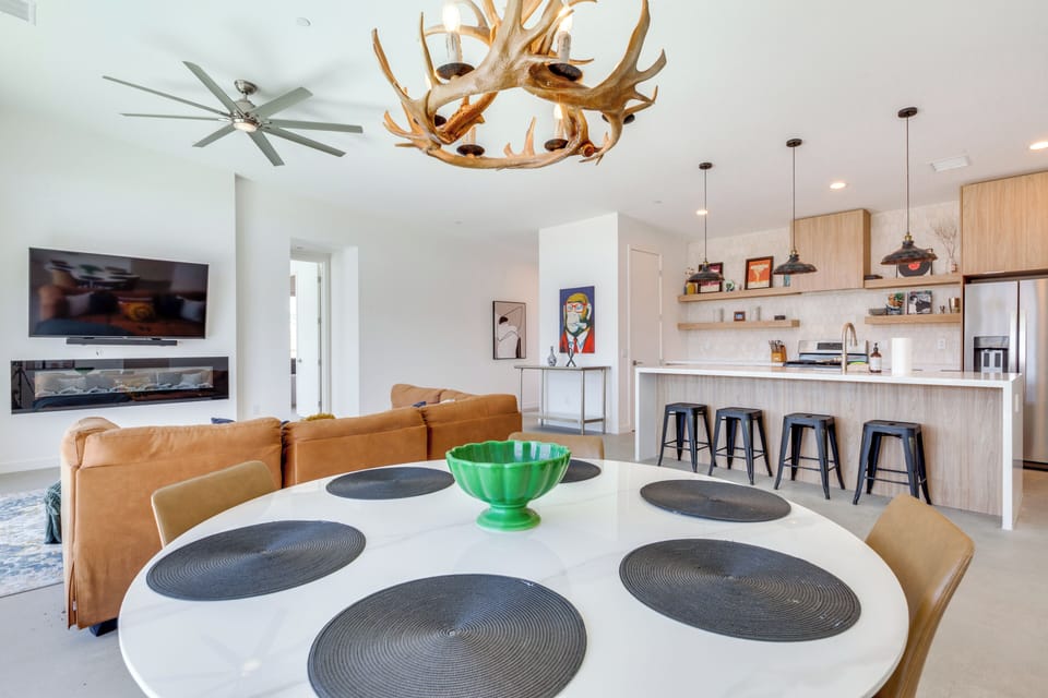 House (3 Bedrooms) | Interior
