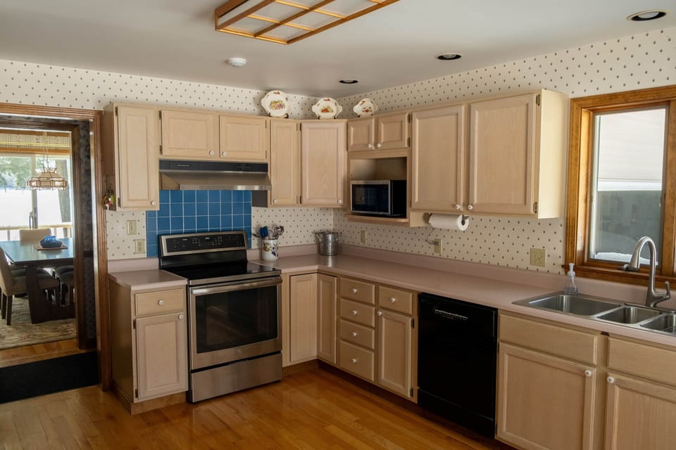 Fully Stocked and Spacious Kitchen