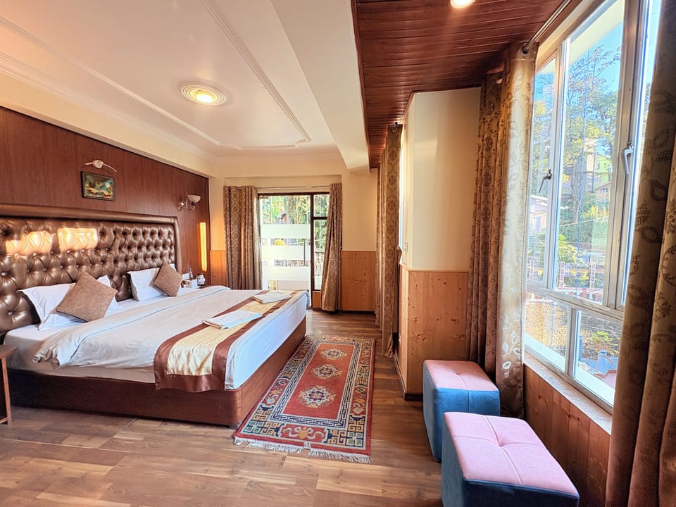 Signature Double Room, Valley View | Desk, free WiFi