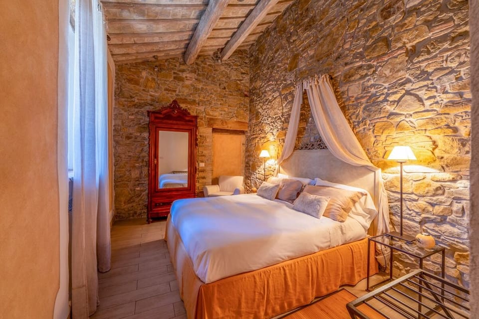 Suite, Ensuite, Courtyard View (Suite 2 - Romantic) | In-room safe, free WiFi