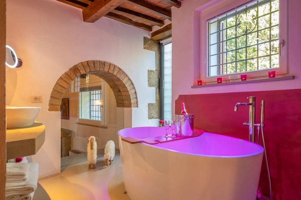 Suite, Ensuite, Courtyard View (Suite 4 - Honeymoon) | Bathroom | Slippers