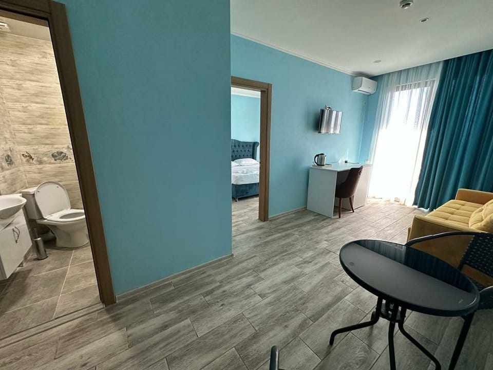 Classic Suite, Balcony | Living area | Table tennis
