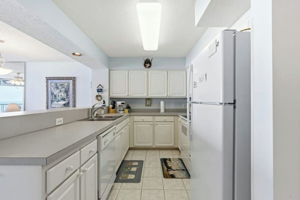 A fully stocked kitchen makes meal preparation a breeze.