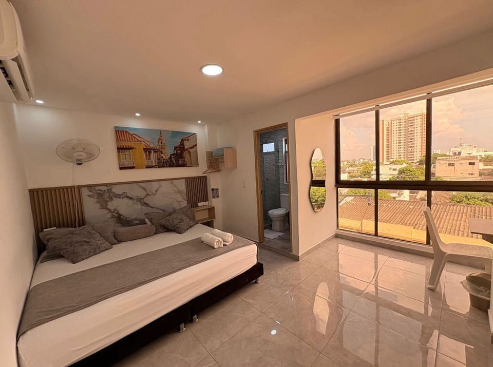 Deluxe Room | Desk, free WiFi