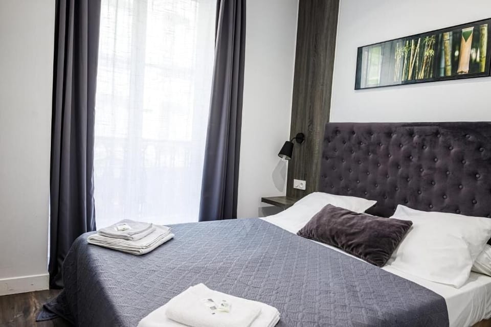Standard Double Room | Free WiFi, bed sheets