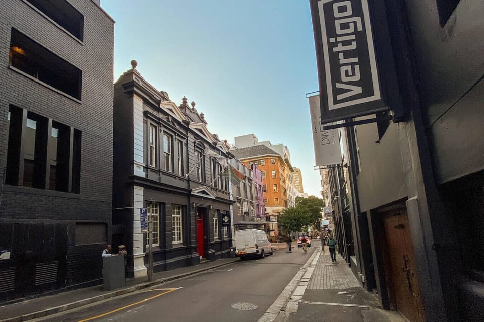 Central City Street: Located on a lively Cape Town street with easy access to cafés, restaurants, and local spots. Ideal for exploring the city on foot and enjoying the surrounding area.