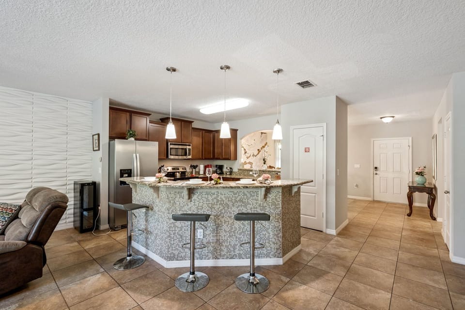 9-web-or-mls-9049_Paolos_Pl__Kissimmee__FL_34747_KUM06695.jpg