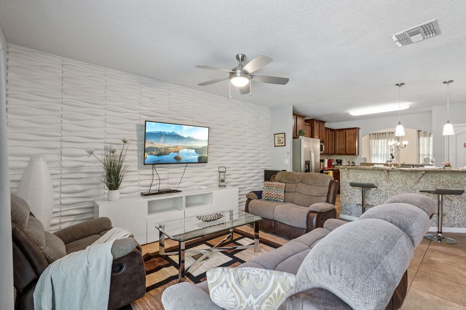 6-web-or-mls-9049_Paolos_Pl__Kissimmee__FL_34747_KUM06725.jpg