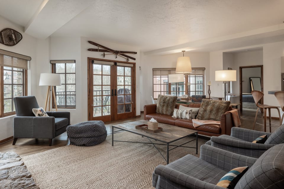 Spacious room to gather