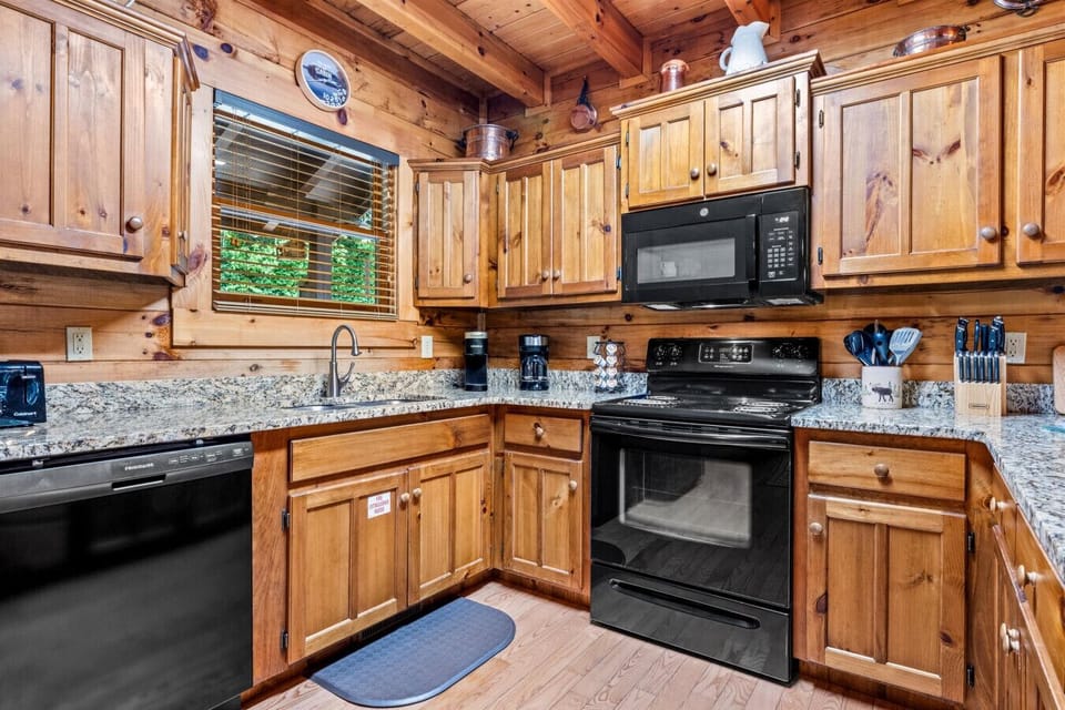 Whether you`re preparing a hearty breakfast before heading out or winding down with a favorite evening meal, you`ll have everything you need to feel right at home.