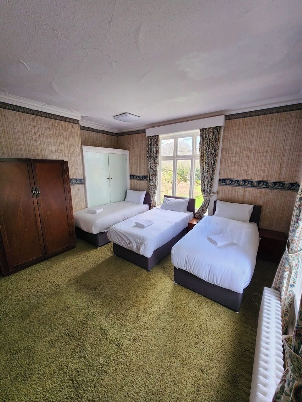 Standard Triple Room | Desk, free WiFi